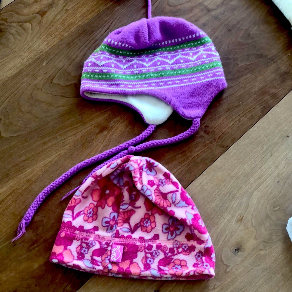 2 snow hats